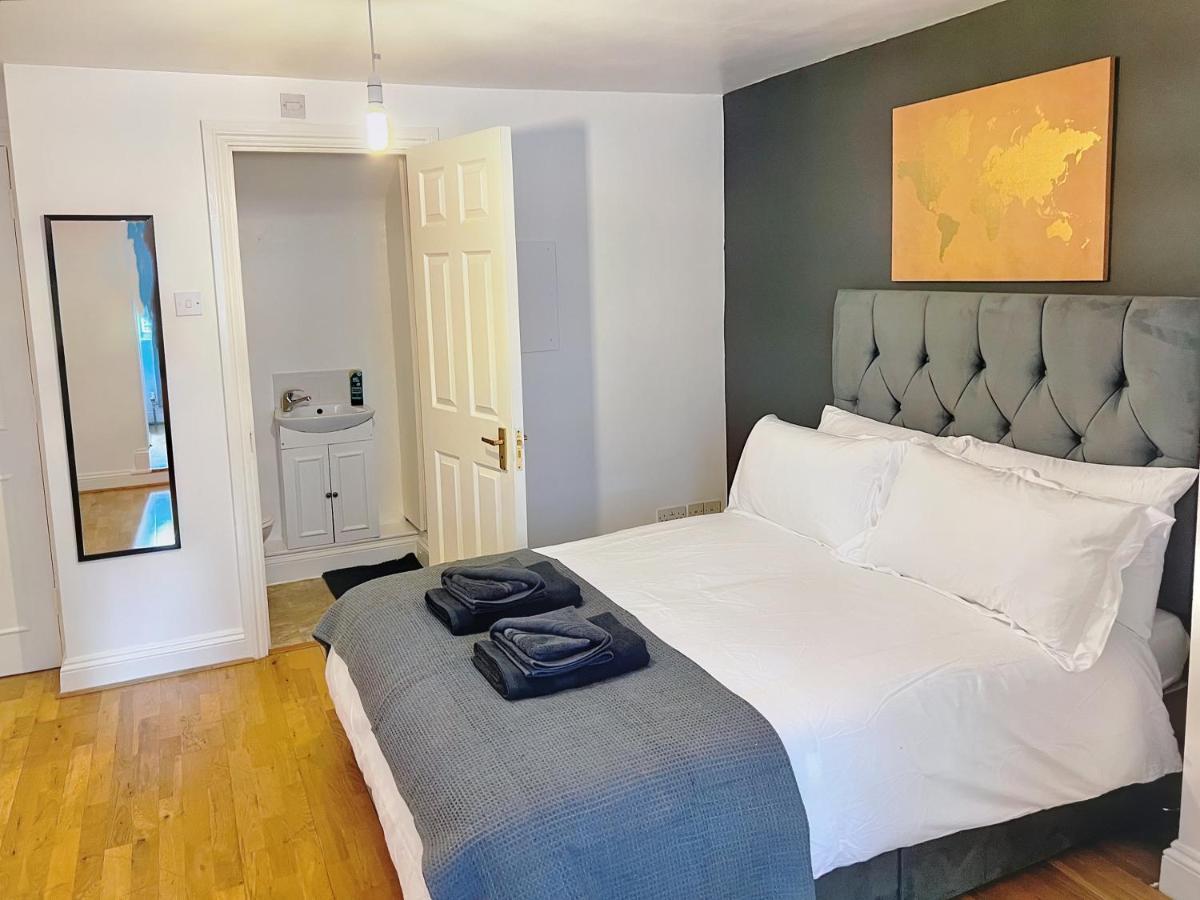 Lovely 2-Bedroom Serviced Apartment Greater Лондон Екстериор снимка