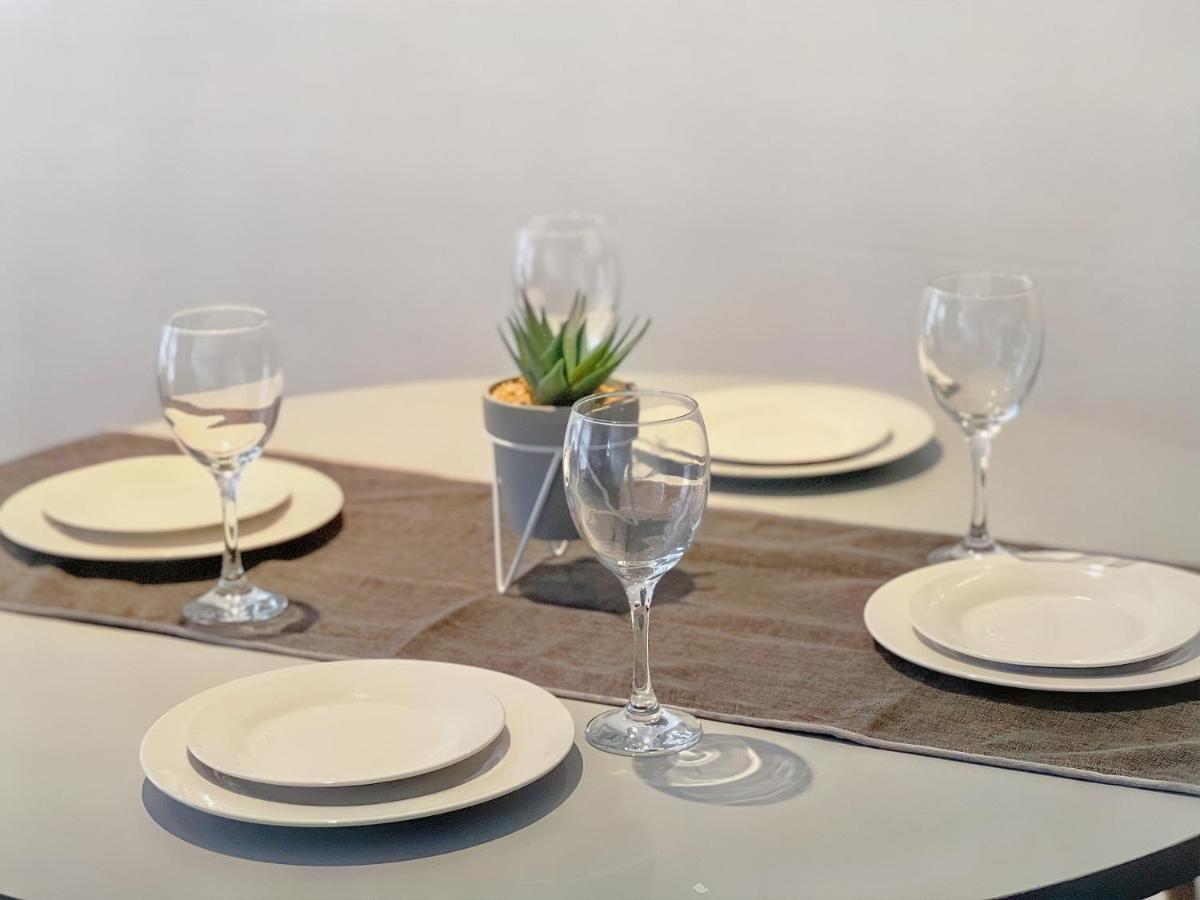 Lovely 2-Bedroom Serviced Apartment Greater Лондон Екстериор снимка